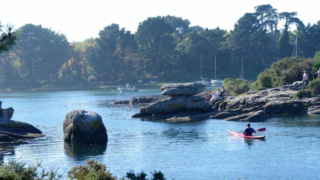 Готель A L'Ombre Des Pommiers Ergue-Gaberic Екстер'єр фото